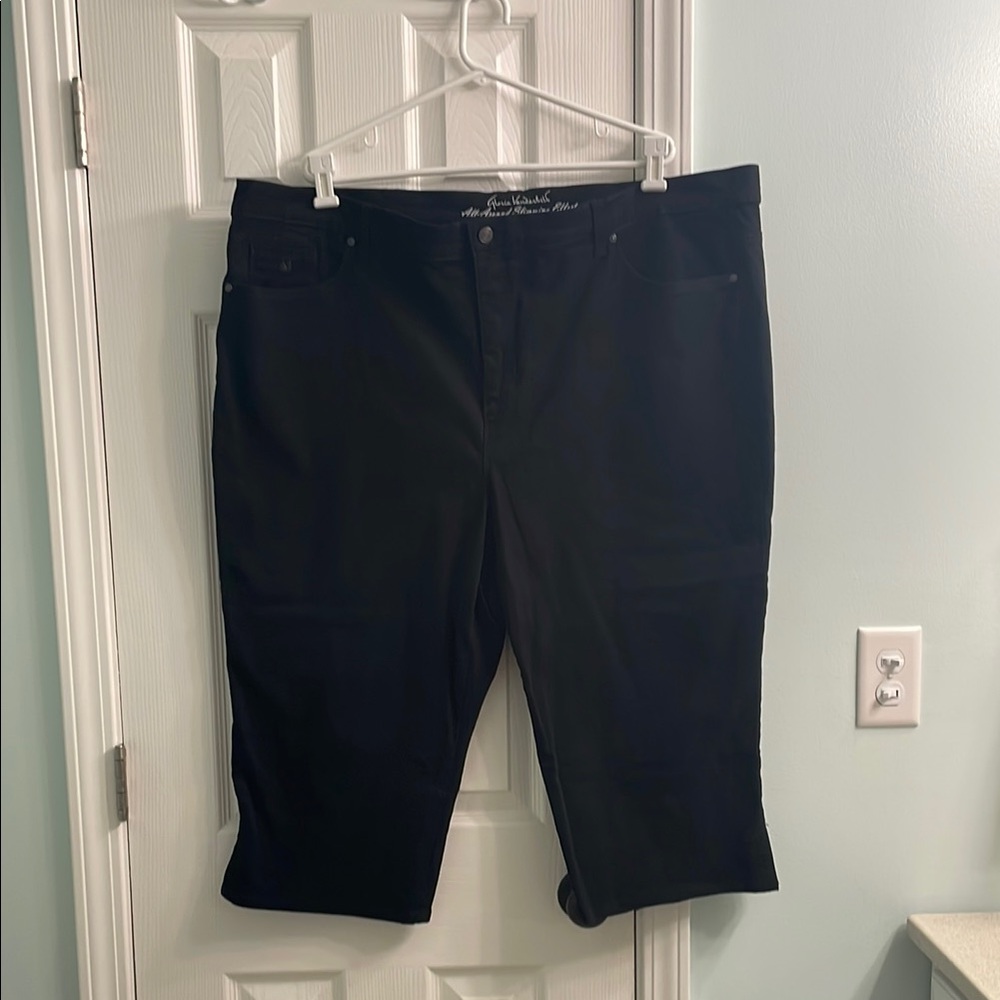 Gloria Vanderbilt Denim Capri NWT